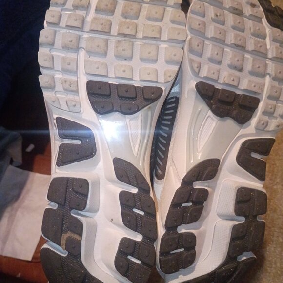 Nike zoom vomero 5 casual shoes - Picture 5 of 8